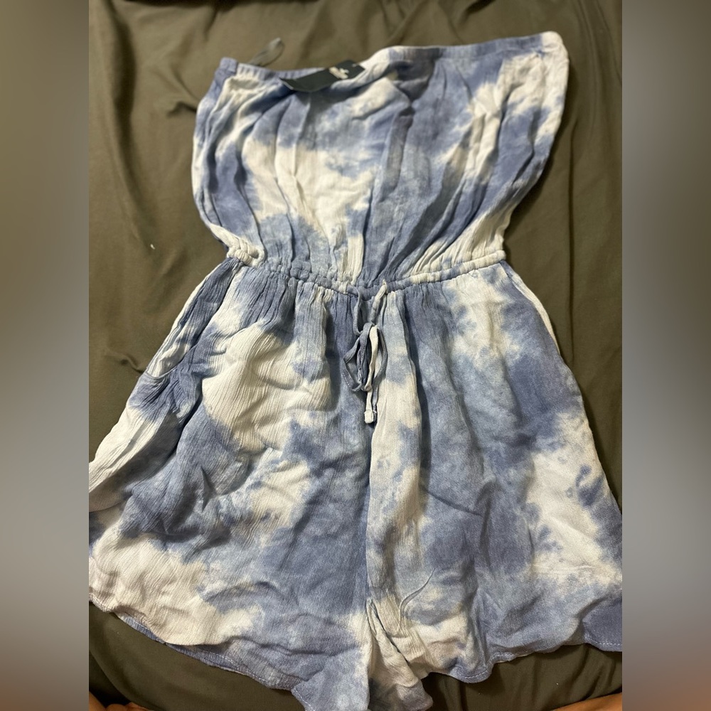 Hollister blue jumpsuit / size M nwt